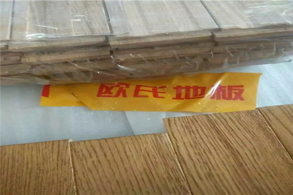 運(yùn)動(dòng)木地板 運(yùn)動(dòng)木地板